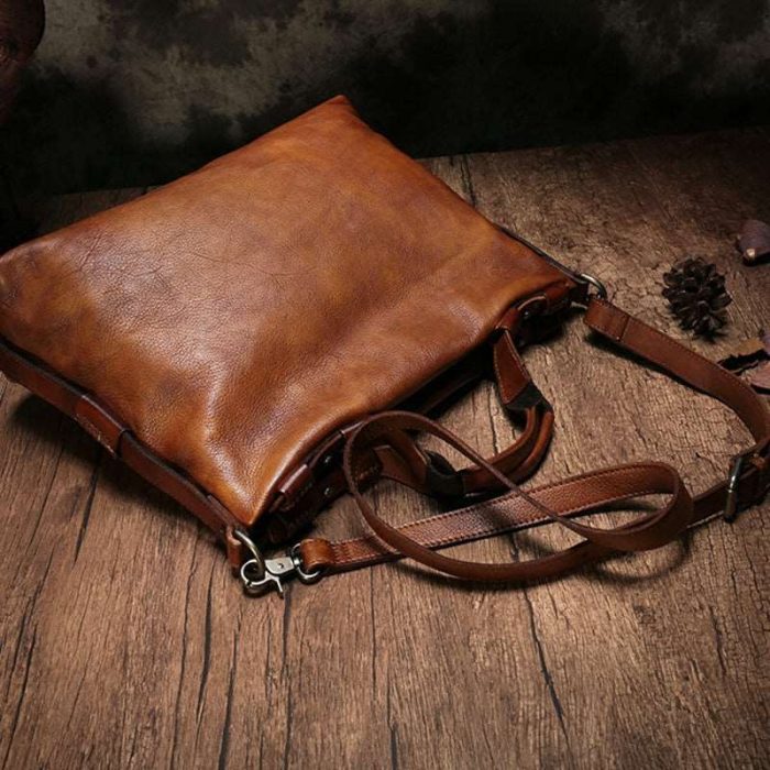 mens-luxury-vegetable-tanned-leather-one-shoulder-messenger-bag-894429.jpg